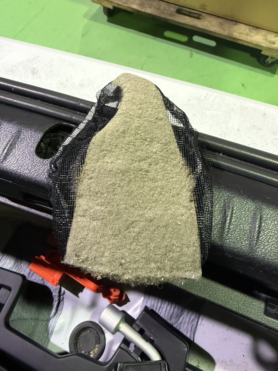 【レクサスCT】ハイブリッドバッテリー交換をリビルト品で費用削減｜福山市のお客様 施工画像3